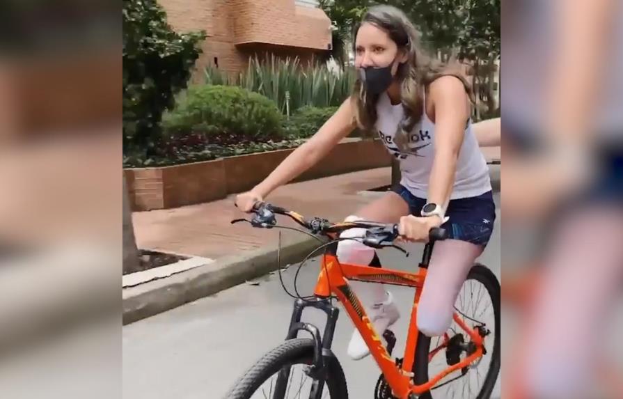El emotivo video de ex Miss Colombia montando bicicleta tras perder una pierna 