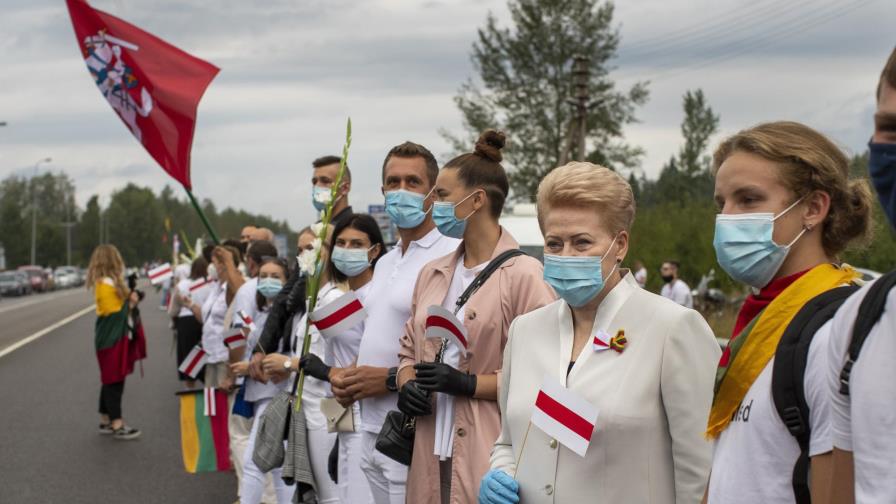 Lituanos muestran apoyo a protestas en Bielorrusia Lituanos muestran apoyo a protestas en Bielorrusia