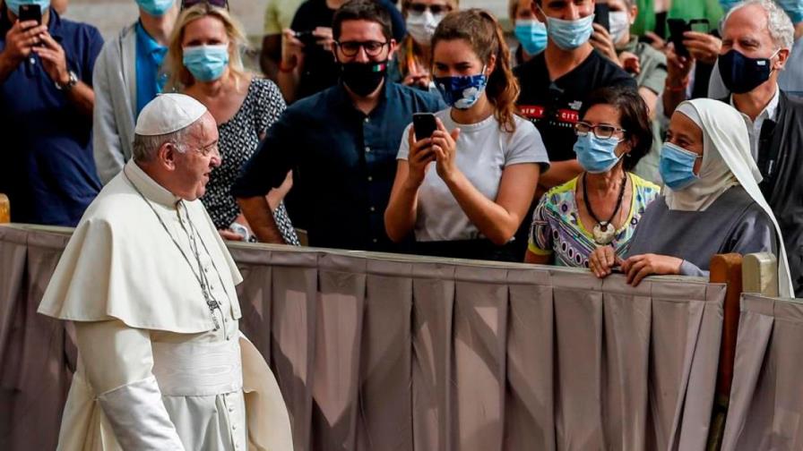 El papa Francisco fue vacunado contra el coronavirus