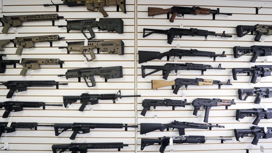Republicanos buscan anular restricciones a tenencia de armas