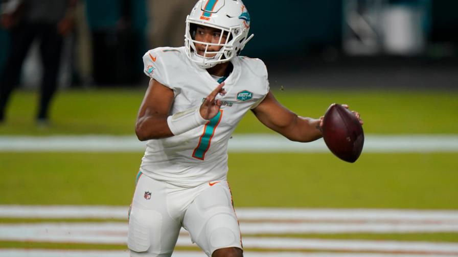 Dolphins se van al descanso con .500 por 1ra vez con Flores