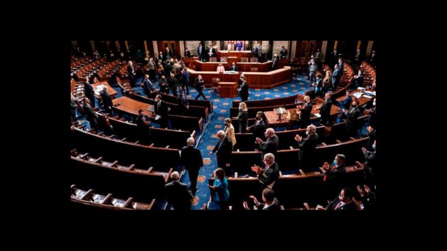 Senadores demócratas y republicanos acuerdan sobre plan de infraestructura de EEUU