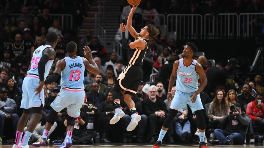 Young anota 50 puntos y comanda a Hawks sobre Heat