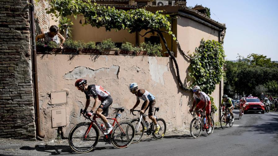 Tirreno: Van der Poel gana penúltima etapa y Yates lidera