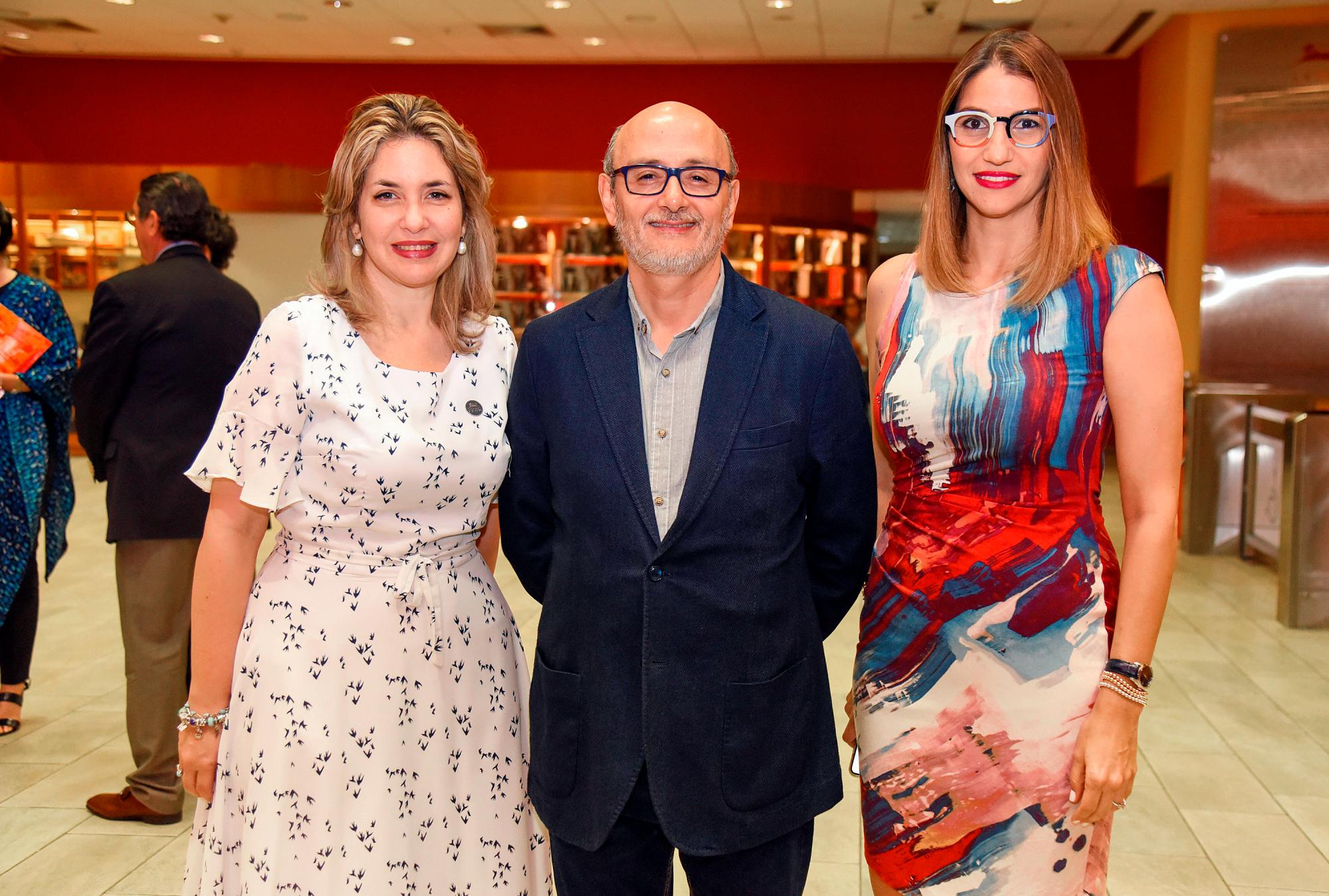 María Luisa Asilis, Mario Núñez y María Elena Aguayo.