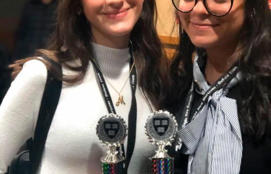 New Horizons gana el Campeonato Debate de Harvard 2020 New Horizons gana el Campeonato Debate de Harvard 2020
