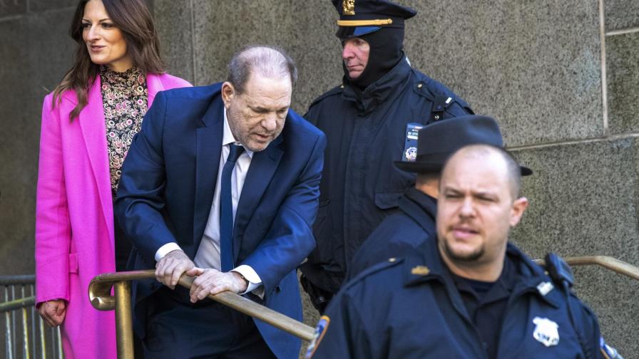 Juez declina retirarse de caso de Harvey Weinstein