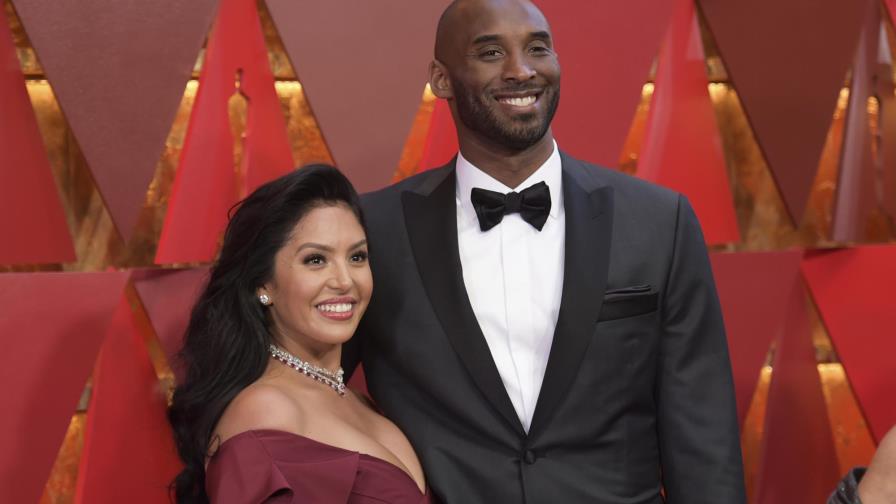 Agentes compartieron imágenes de Kobe Bryant, según demanda