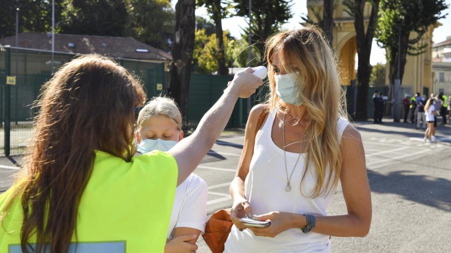 Infantino aboga por vuelta de hinchas a estadios de Italia