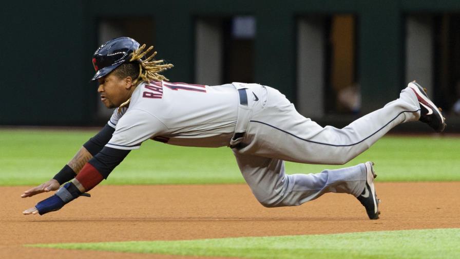 Indios extienden contrato de José Ramírez; dejan ir a Pérez
