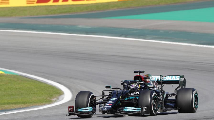 Hamilton sorprende a Verstappen al ganar en Brasil Hamilton sorprende a Verstappen al ganar en Brasil