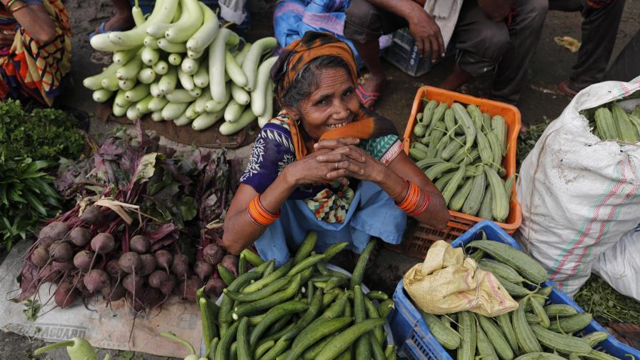 India reabre con cautela tras un descenso en los contagios India reabre con cautela tras un descenso en los contagios
