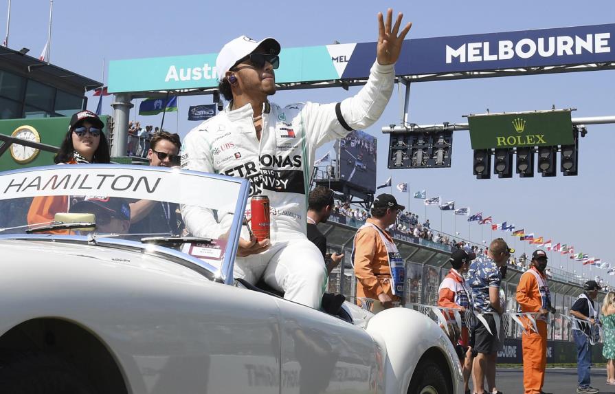 Mercedes presenta modelo con el que Hamilton irá por récord