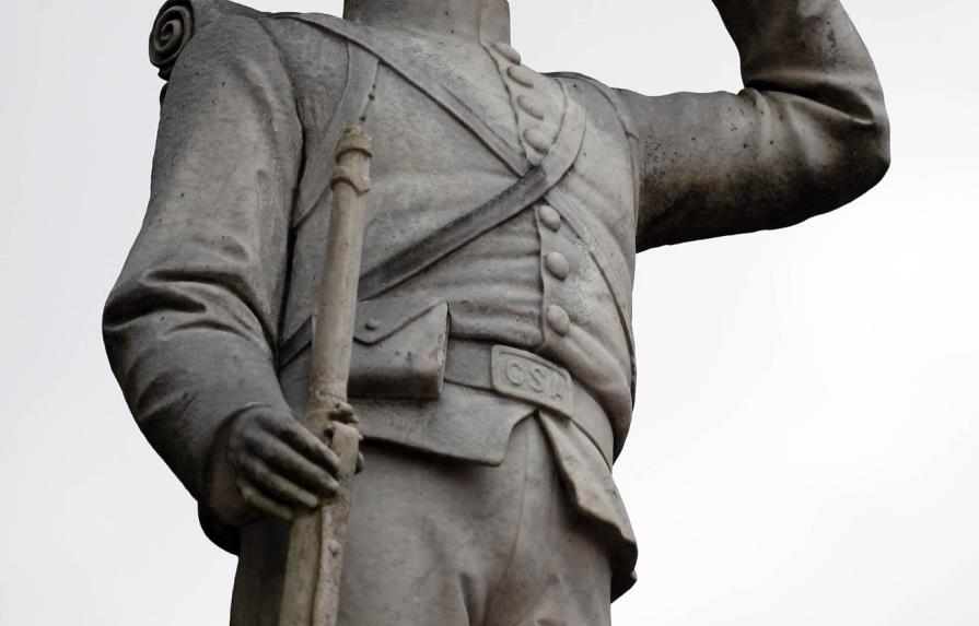 Universidad de Mississippi corre monumento a la Confederación