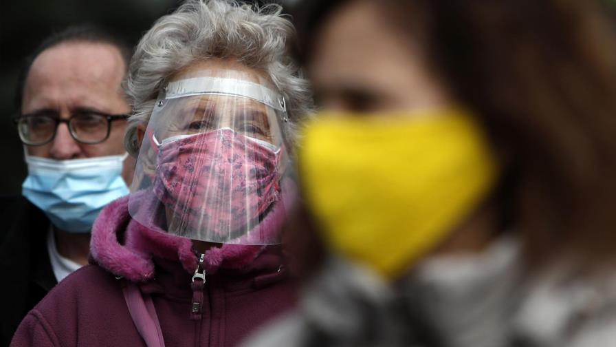 Piden a Serbia endurecer restricciones contra el coronavirus