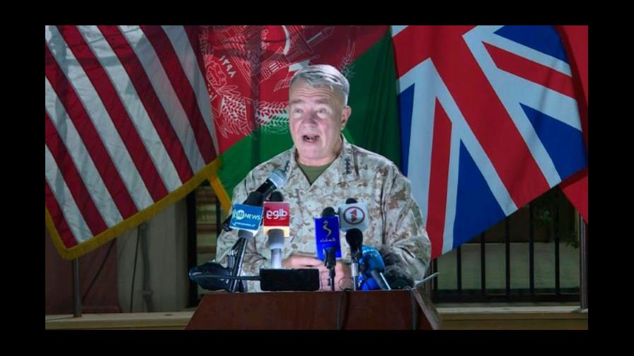 Estados Unidos seguirá bombardeos en Afganistán si ofensiva talibán persiste