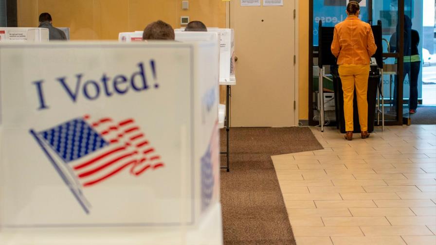 Adversarios extranjeros tratan de interferir en elecciones de EEUU, dice analista