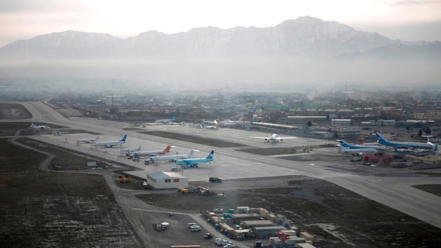 EEUU pide evitar el aeropuerto de Kabul, donde podría haber un incendio