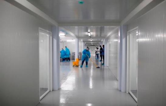 Panamá construye en menos de un mes hospital modular para casos de COVID-19