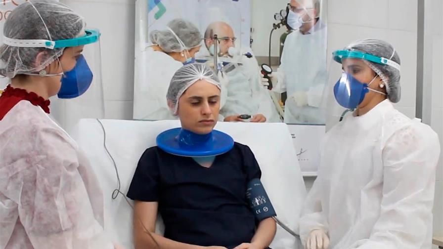 Un casco brasileño de respiración artificial reduce intubación en un 60 %