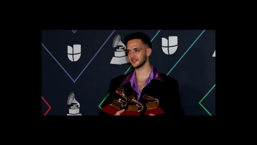 C. Tangana lleva la sobremesa española al escenario de los Latín Grammy C. Tangana lleva la sobremesa española al escenario de los Latín Grammy