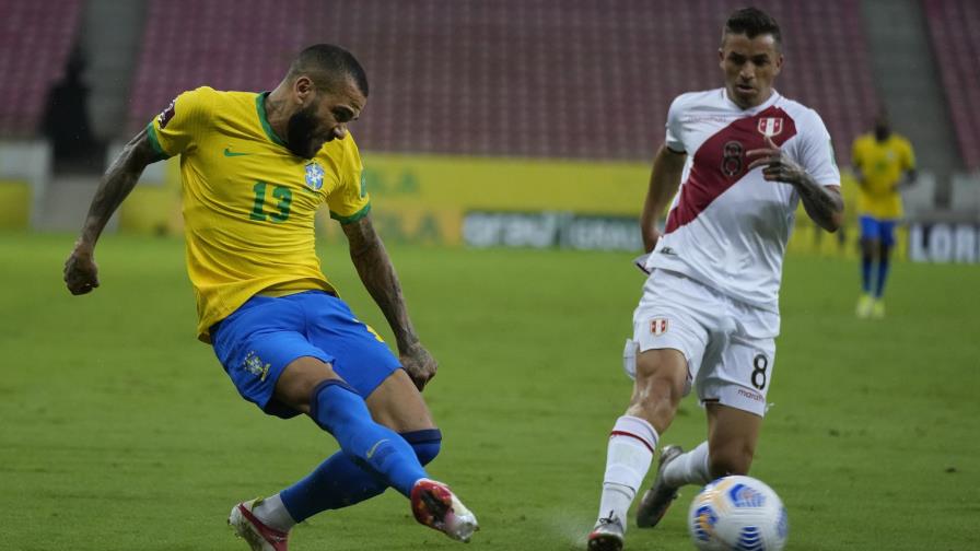Sao Paulo anuncia salida de Alves por salarios atrasados Sao Paulo anuncia salida de Alves por salarios atrasados