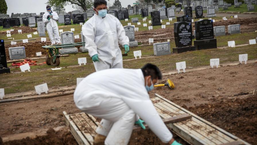 COVID-19 y otras causas provocan aumento de muertes en EEUU
