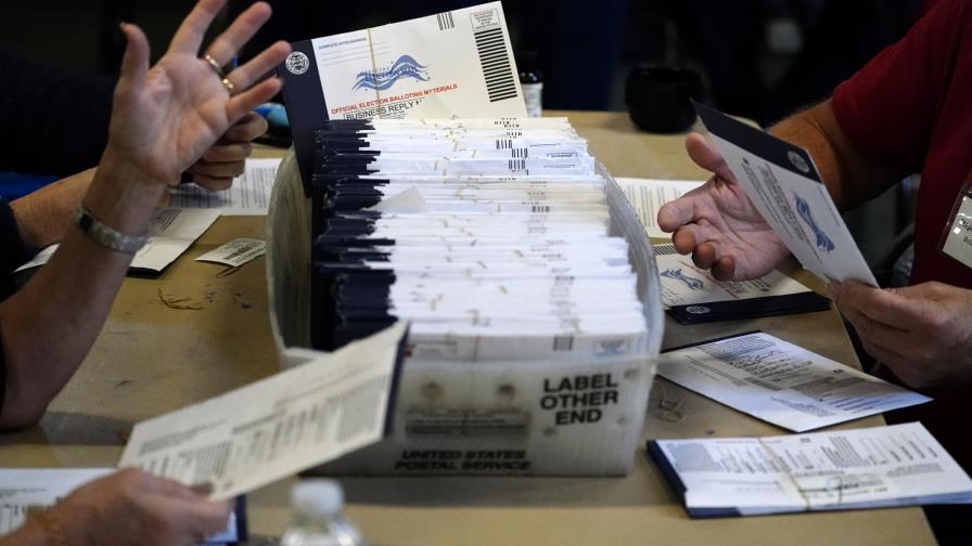 Trump propaga desinformación para ensombrecer elecciones