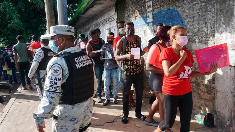 Unos 2.000 migrantes, muchos haitianos, siguen varados en sureste de México