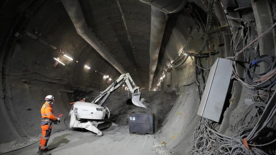 Francia construirá reactores nucleares para bajar emisiones