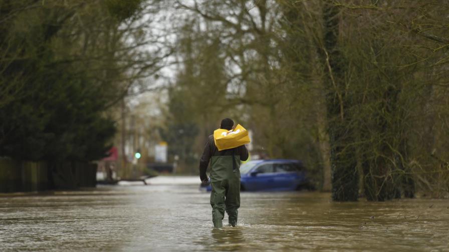 Críticas a Johnson por gestión de inundaciones Críticas a Johnson por gestión de inundaciones