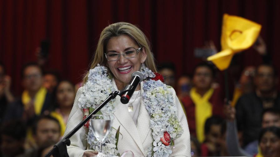 Áñez ajustará su gabinete con miras a elecciones en Bolivia