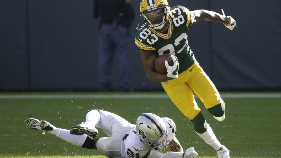 Rodgers lanza 5 touchdowns y Packers apalean a Raiders