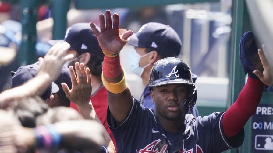 El Panda, Acuña y los Bravos barren doble juego