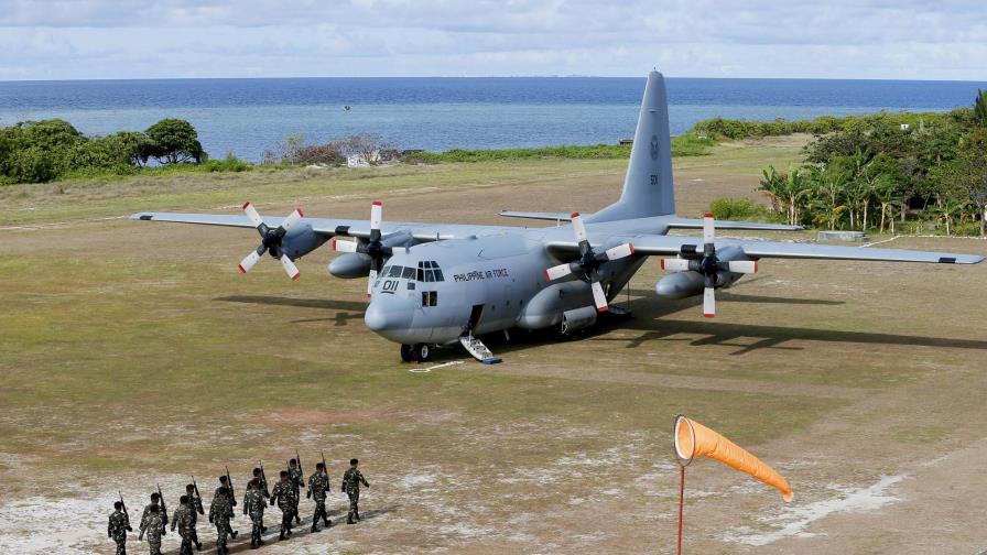 Se estrella avión militar en Filipinas: 45 muertos