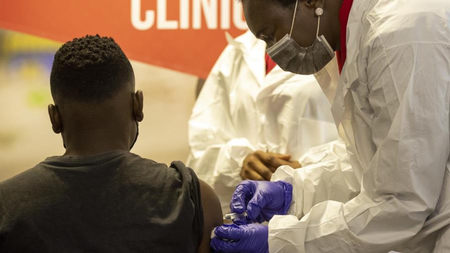 Sudáfrica vacuna a menores de edad contra COVID-19 Sudáfrica vacuna a menores de edad contra COVID-19