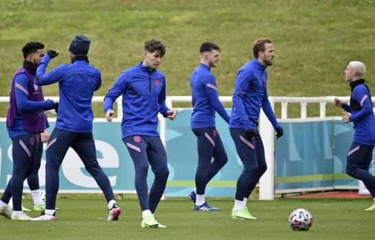Inglaterra ante la imprevisible Dinamarca en semis del Euro