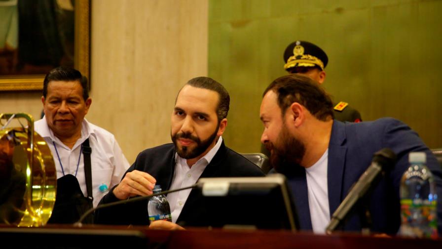 El Salvador en calma mientras Supremo estudia irrupción militar en Congreso