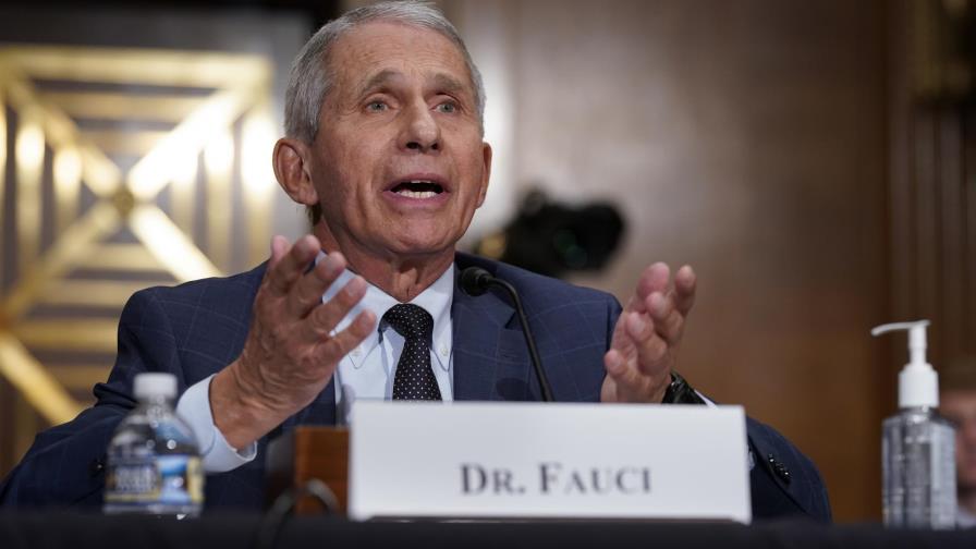 Fauci: EEUU va en dirección equivocada en lucha contra COVID
