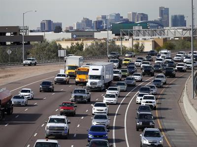 Accidentes de camioneros inmigrantes avivan tensiones en EE. UU.