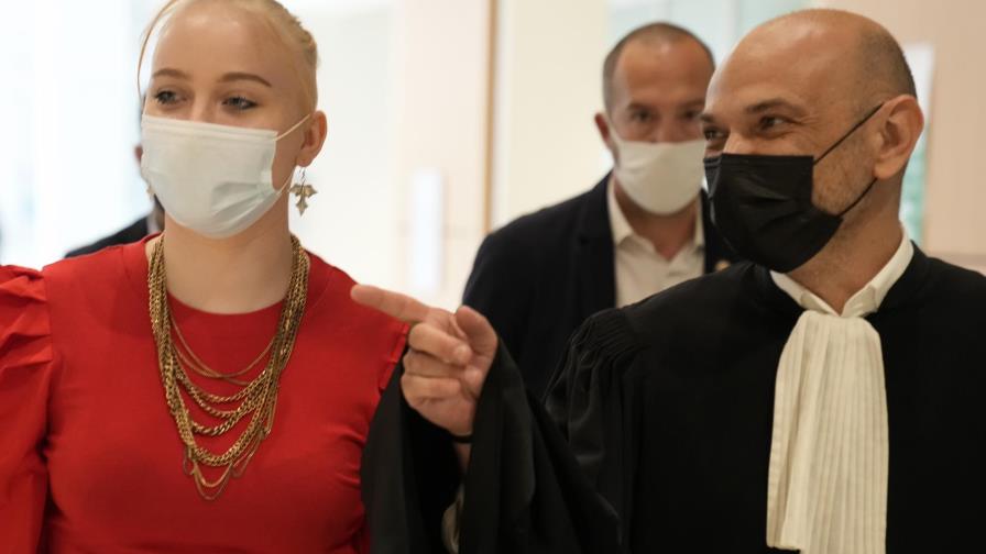 Francia condena a 11 por acosar a joven que criticó al islam