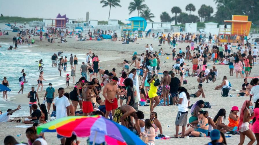 Los contagios por covid-19 en Florida siguen en caída, con 12.880 esta semana