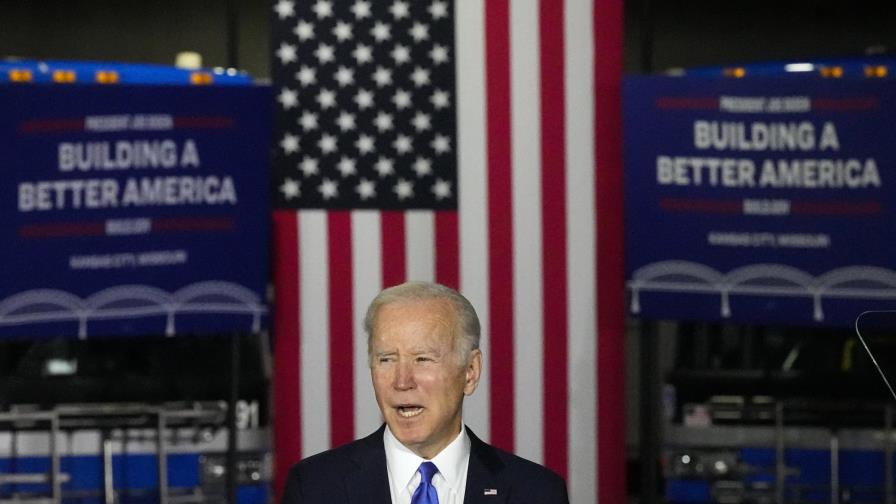 Biden ordena a gobierno dejar de emitir carbono para 2050