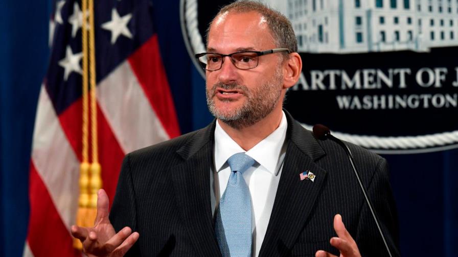 EEUU destituye jefe de prisiones luego de muerte de Epstein