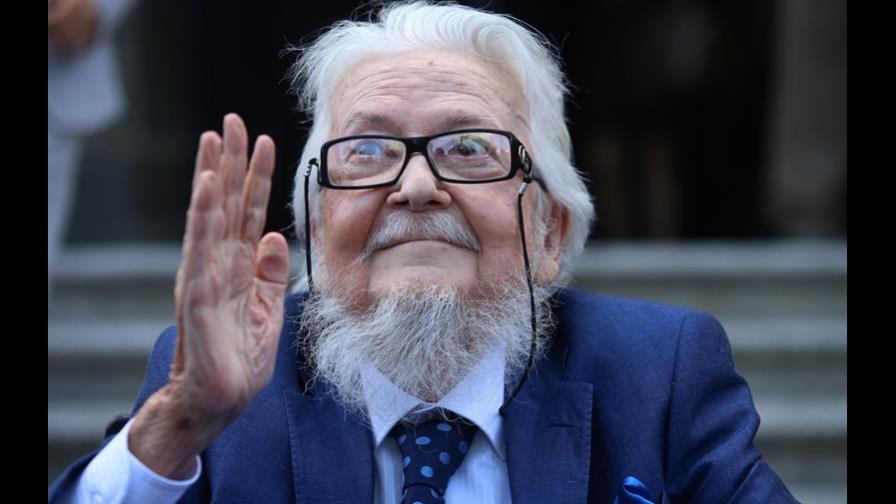 México despide a Fernando del Paso con los honores de los grandes artistas