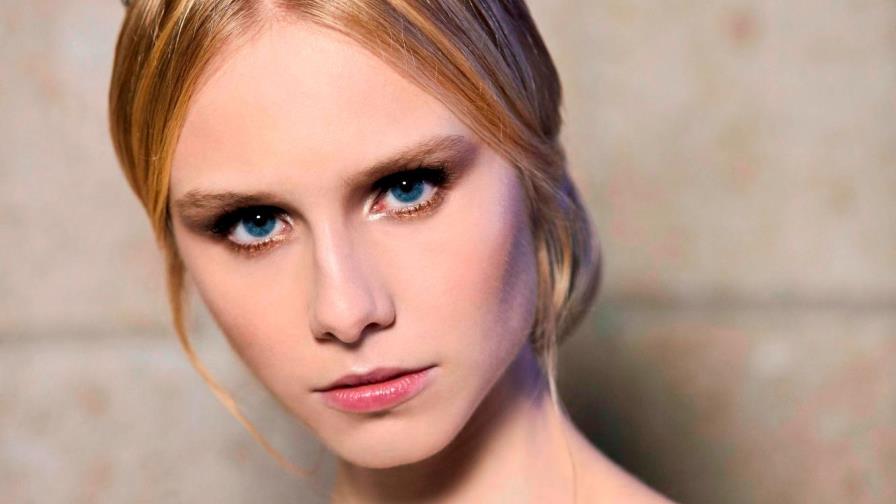 Donatella Versace diseña diadema para la Ópera de Viena Donatella Versace diseña diadema para la Ópera de Viena