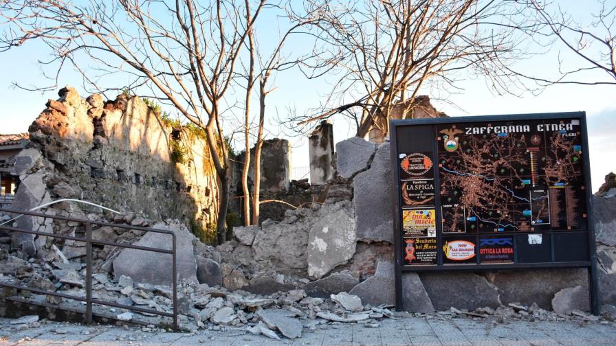 La región de Sicilia declarará estado de calamidad tras terremoto y erupción