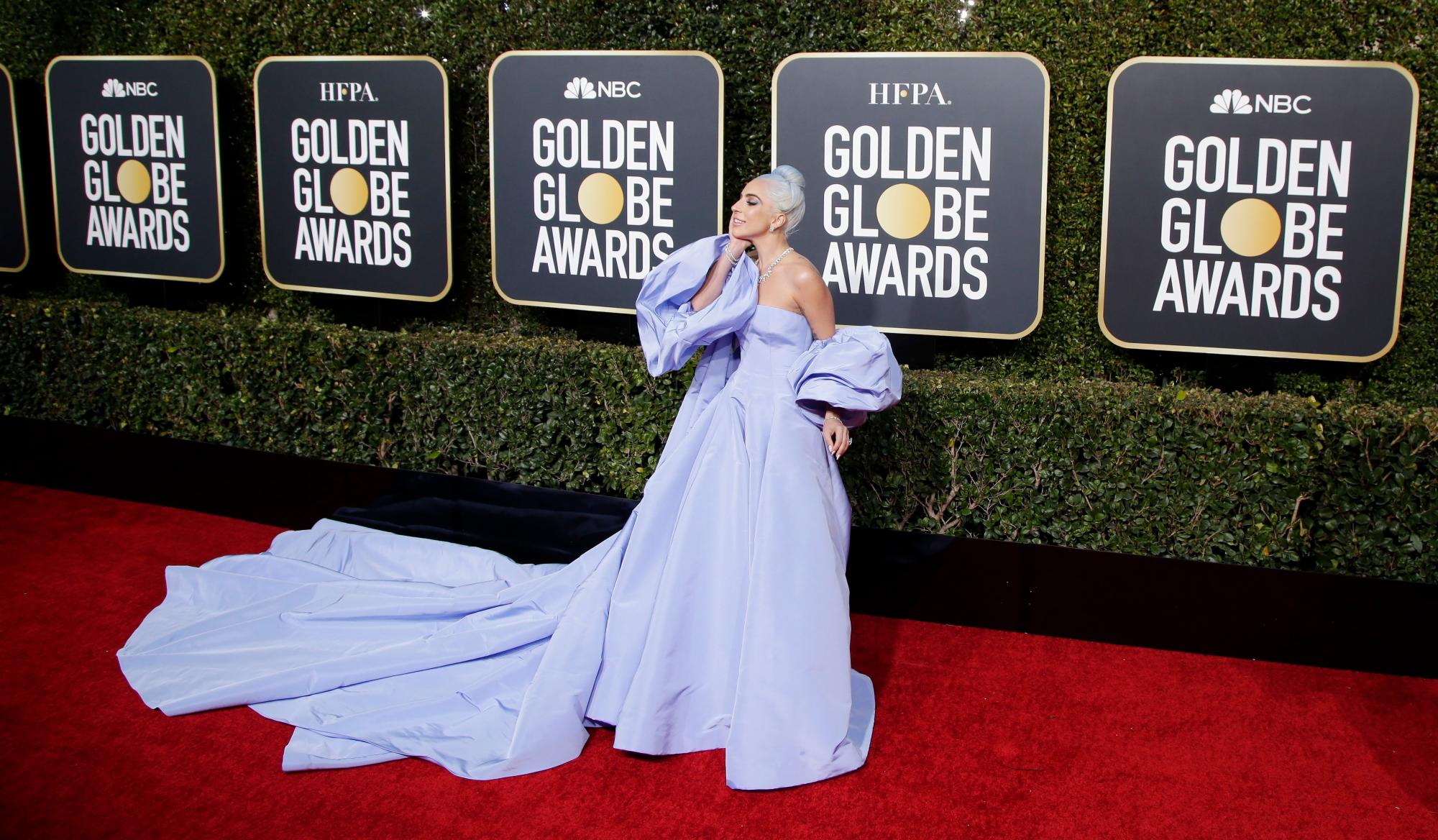 MCX001. Beverly Hills (United States), 06/01/2019.- Lady Gaga arrives for the 76th annual Golden Globe Awards ceremony at the Beverly Hilton Hotel, in Beverly Hills, California, USA, 06 January 2019. (Estados Unidos) EFE/EPA/MIKE NELSON