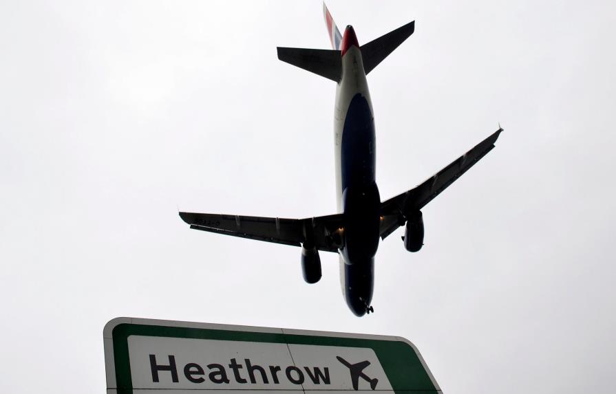 El aeropuerto de Heathrow suspende sus vuelos por el avistamiento de un dron