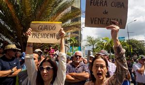 La oposición venezolana juega otra carta para desalojar a Maduro del poder